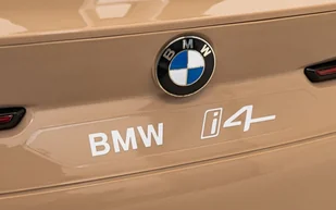 Autko BMW i4 na akumulator dla dzieci Złoty + Wolny Start + EVA + Ekoskóra + Audio LED + Pilot - Pojazdy elektryczne dla dzieci - miniaturka - grafika 16