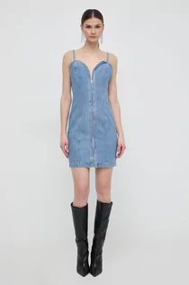 Sukienki - Guess sukienka jeansowa kolor niebieski mini dopasowana - grafika 1