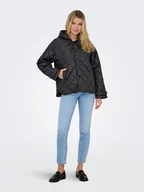 Kurtki damskie - ONLY Kurtka pikowana "Juliet" w kolorze czarnym - miniaturka - grafika 1