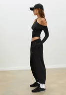 Spodnie damskie - Stradivarius Luźne spodnie jogger miękkie w dotyku Czarny XL - miniaturka - grafika 1