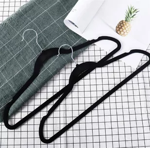 Zestaw 20 WIESZAKÓW na ubrania Welur czarne DA18 - Wieszaki i stojaki - miniaturka - grafika 1