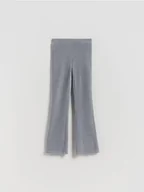 Spodnie i spodenki dla dziewczynek - Reserved - Prążkowane legginsy flared - jasnoszary - miniaturka - grafika 1