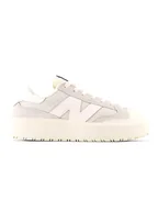 Trampki damskie - New Balance Skórzane sneakersy "CT302" w kolorze beżowym - miniaturka - grafika 1