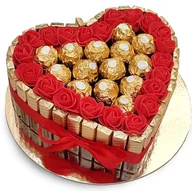 Zestawy upominkowe - Prezent na 35 Urodziny. Tort ze słodyczy w kształcie serca Ferrero Rocher, Merci i czerwonymi różami - miniaturka - grafika 1
