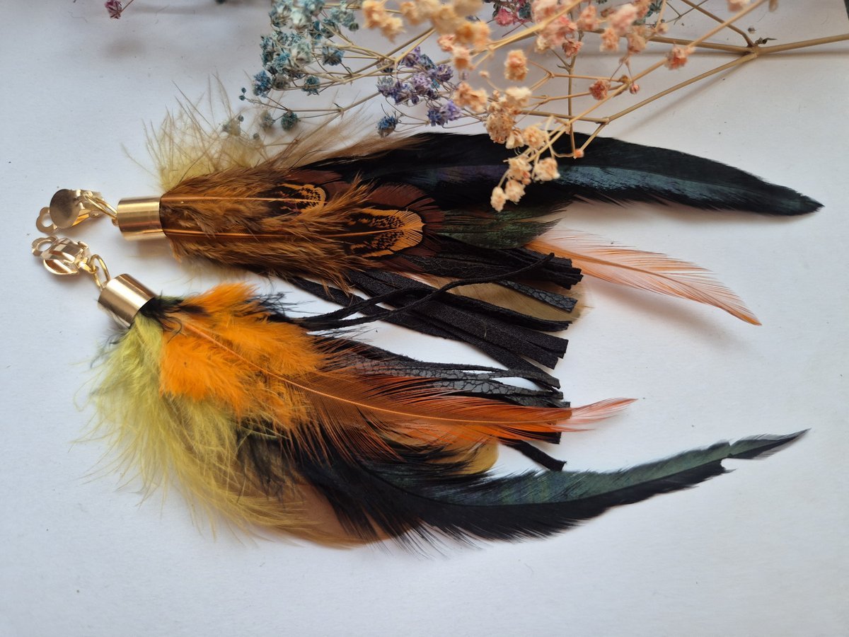 Klipsy brązowe długie lekkie pióra rękodzieło