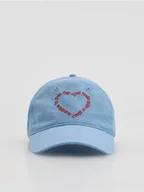 Czapki damskie - Reserved - Czapka z haftowanym napisem - jasnoniebieski - miniaturka - grafika 1