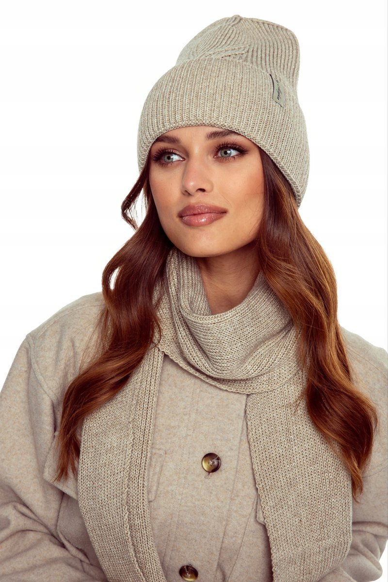 CZAPKA BEANIE DAMSKA na ZIMĘ JESIENNA ZIMOWA Polskiej Marki MAJKA BEŻOWA
