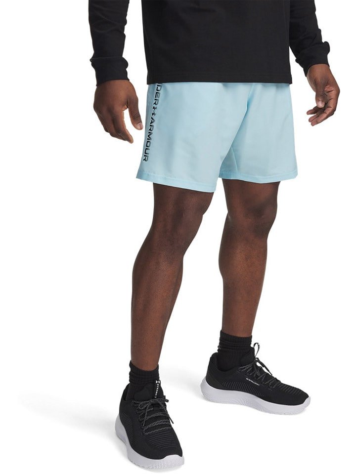 Under Armour Szorty sportowe w kolorze błękitnym