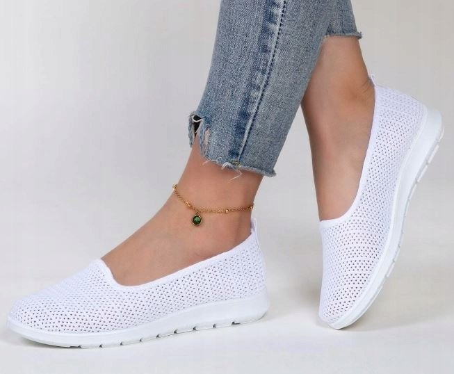 SHEIN DAMSKIE TRAMPKI BIAŁE WSUWANE 39,5 1VTP