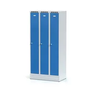 Szafki BHP - Alfa 3 Metalowa szafka ubraniowa trzydrzwiowa, na cokole, niebieskie drzwi, zamek cylindryczny 1261588 - miniaturka - grafika 1