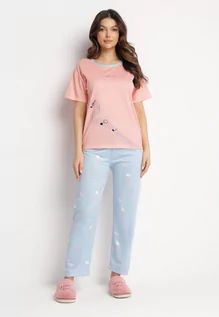 Piżamy damskie - Różowy Komplet Piżamowy Koszulka z Nadrukiem i Proste Długie Spodnie Lirrana - grafika 1