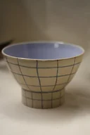 Miski i półmiski - Ceramiczna miska w kratkę ręcznie robiona - miniaturka - grafika 1