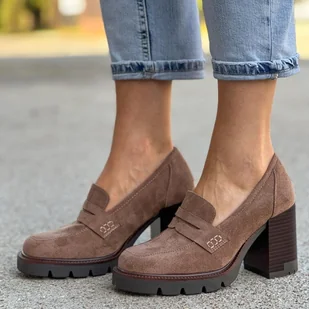 Beżowe zamszowe półbuty damskie, mokasyny na słupku Vinceza 58105 - Mokasyny damskie - miniaturka - grafika 1