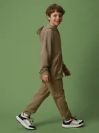 Spodnie i spodenki dla chłopców - 4F Spodnie dresowe joggery chłopięce - beżowe 164 (13-14 lat) - miniaturka - grafika 1