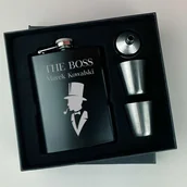 Gadżety dla niej i dla niego - Piersiówka The Boss z imieniem prezent - miniaturka - grafika 1