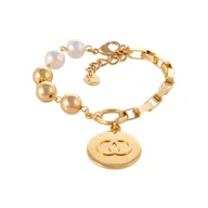 Bransoletki - Bransoletka z pereł, kuleczek i łańcucha z okrągłą zawieszką z kółeczkami w środku (B25/KOR/101AU) - miniaturka - grafika 1