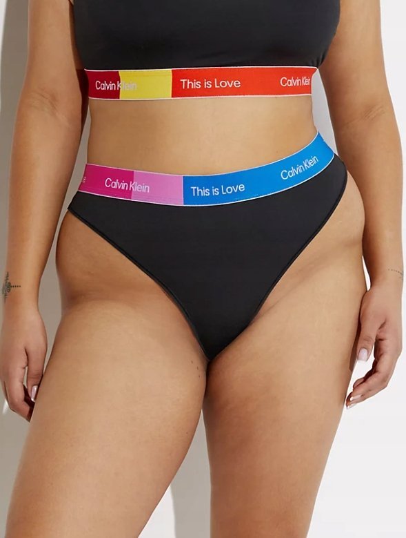 CALVIN KLEIN PLUS SIZE MAJTKI CZARNE STRINGI Z LOGO XXXL 2A2E3_C* TIA