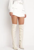 Spodenki damskie - Białe Szorty z Metalową Ozdobą w Pasie i Wyższym Stanem Turula - miniaturka - grafika 1