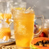 Karafki - Karafka Dzbanek na wodę Szklana karafka Szklany dzbanek - w oryginalnej estetyce Odbija światło 1, 3 l HOMLA - miniaturka - grafika 1