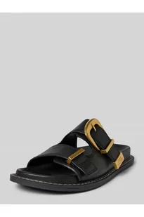 Klapki ze sprzączką i detalem z logo model ARCH - Steve Madden - Klapki i japonki damskie Klapki ze sprzączką i detalem z logo model ARCH - Steve Madden - Klapki i japonki damskie - miniaturka - grafika 1