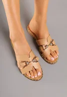 Klapki i japonki damskie - Beżowe Klapki Zdobione Wycięciami i Elegancką Klamerką Odariva - miniaturka - grafika 1