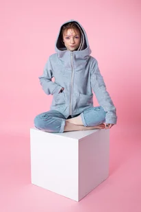 Kurtka wełniana z podszewką , duży kaptur - Kurtki damskie - miniaturka - grafika 1