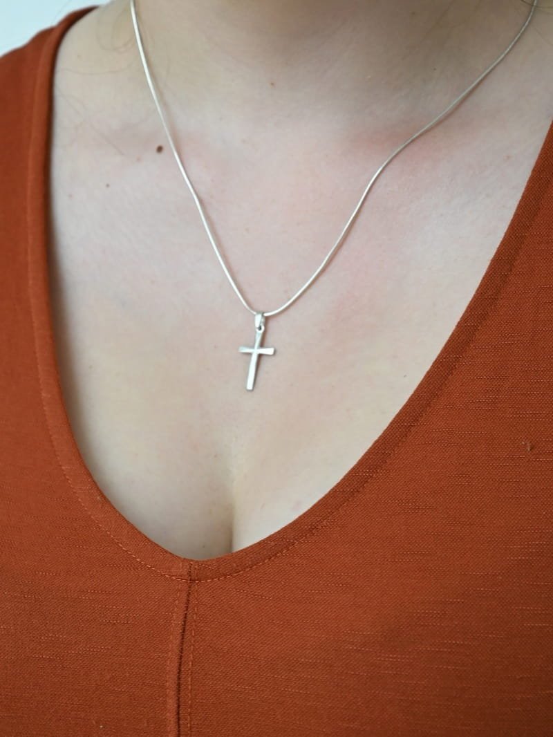 Zawieszka srebrna krzyżyk - Cross IV white