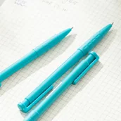Pióra kulkowe - Pióro kulkowe Deli Q00330 0,7 mm niebieskie - miniaturka - grafika 1