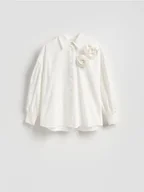 Bluzki damskie - Reserved - Koszula z kwiatową aplikacją - biały - miniaturka - grafika 1