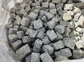 Kostki brukowe i krawężniki - Kostka Granitowa 8/11 Surowo-łupana - Strzegomska - miniaturka - grafika 1