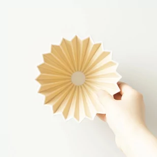 ORIGAMI Ceramiczny Origami Dripper M Beżowy matowy 99311167 - Zaparzacze i kawiarki - miniaturka - grafika 3