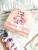 Pamiątka Chrztu Świętego - KUFEREK WSPOMNIEN JEDNOROŻEC z imieniem, prezent na roczek, chrzest, urodziny - miniaturka - grafika 1