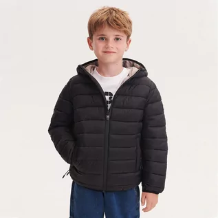 Kurtki i płaszcze dla chłopców - Reserved - Pikowana kurtka z kapturem - Czarny - grafika 1