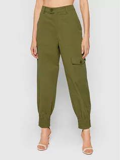 Spodnie damskie - NA-KD Spodnie materiałowe 1018-007272-0031-581 Zielony Relaxed Fit - grafika 1