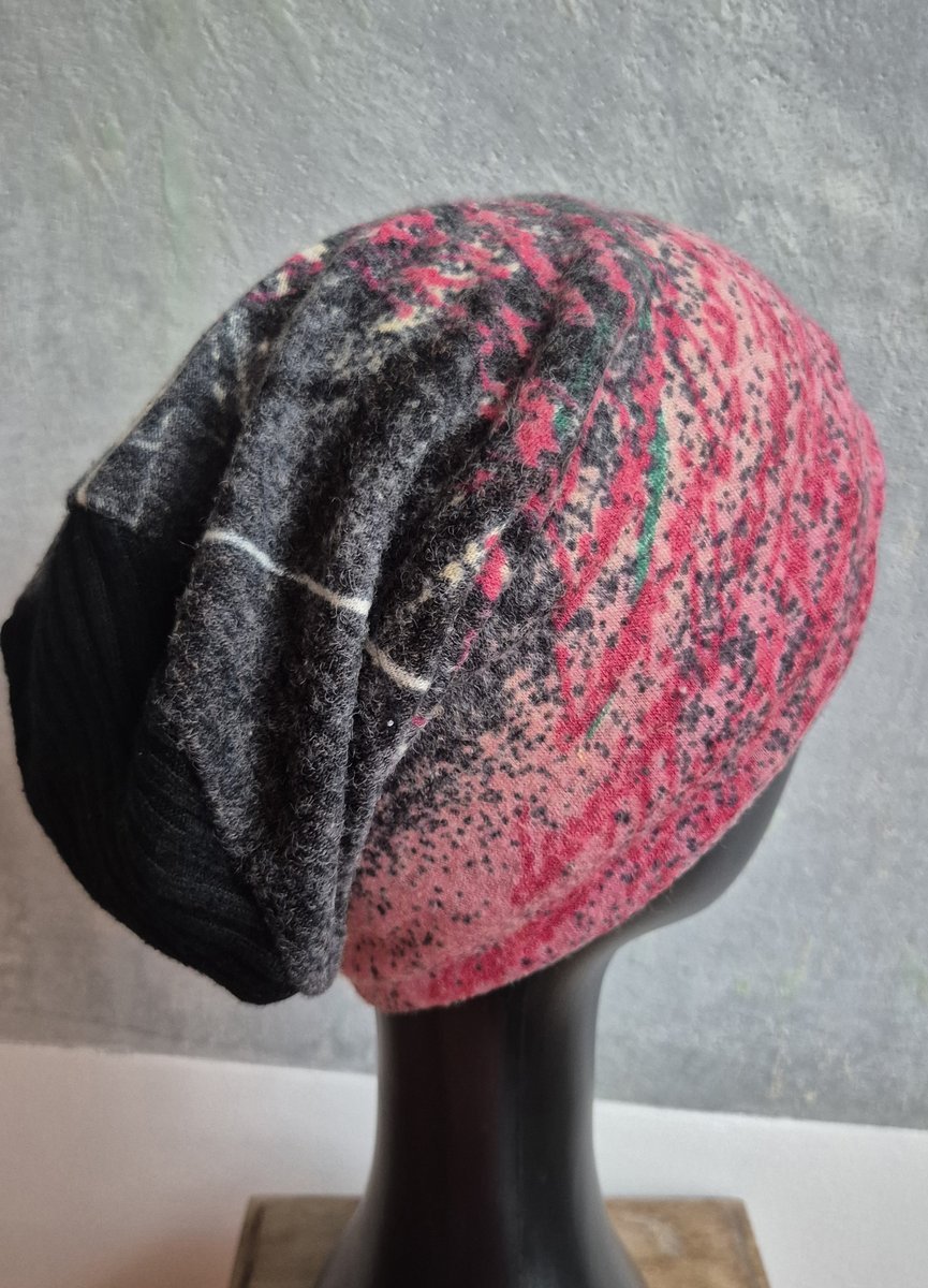 Czapka Smerfetka wrzosowo-szara rękodzieło