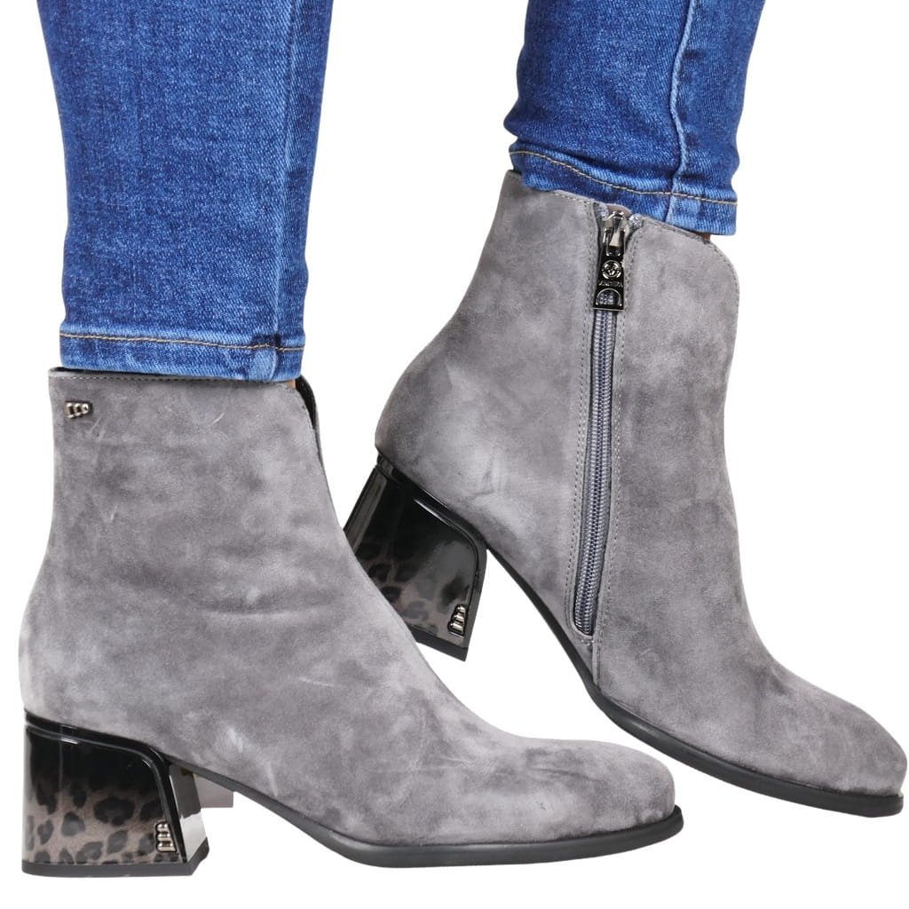 DAMSKIE BOTKI SKÓRZANE NA OBCASIE KLOCKU VINCEZA 66806 SZARE ZAMSZOWE