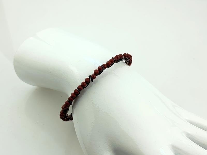 Jaspis czerwony - bransoletka miedziana, średnica 5.5 cm, obwód 17.5 cm, waga 9 gram, rękodzieło