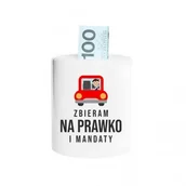 Skarbonki - Skarbonka Koszulkowy Zbieram na prawko i mandaty, 8,2x9 cm - miniaturka - grafika 1
