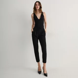 Spodnie damskie - Reserved - Gładkie spodnie z wiązaniem - Czarny - grafika 1