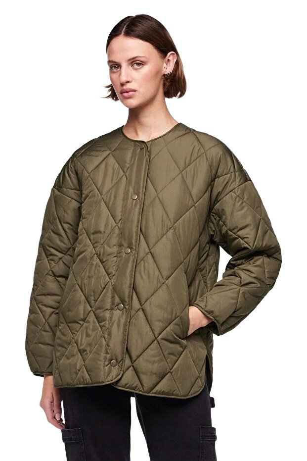 PIECES KURTKA DAMSKA PIKOWANA Z ZATRZASKAMI KHAKI L 5FA