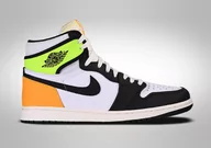 Koszykówka - NIKE AIR JORDAN 1 RETRO HIGH OG VOLT GOLD - miniaturka - grafika 1