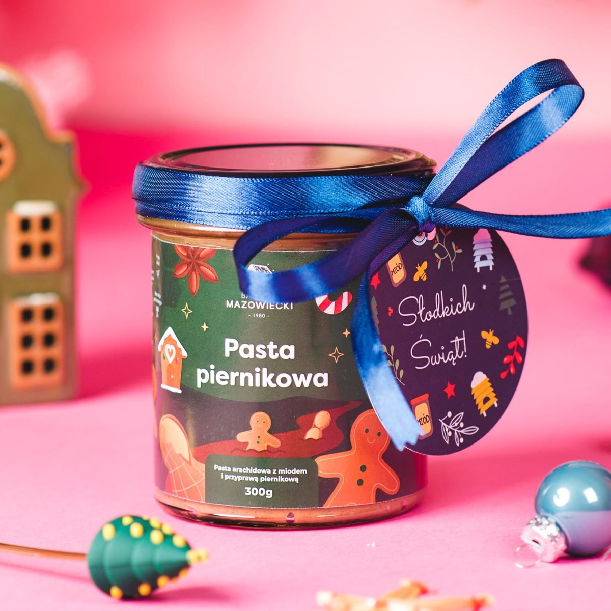 Świąteczna pasta piernikowa z biletem i wstążką / Bartnik Mazowiecki