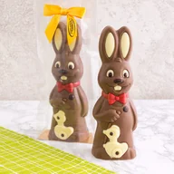Czekolada - Zajączek z kokardką z czekolady mlecznej - miniaturka - grafika 1
