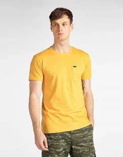 LEE ULTIMATE POCKET TEE MĘSKI T-SHIRT GOLDEN YELLOW L66JWTNF 112116509 - Lee - Koszulki męskie - miniaturka - grafika 1