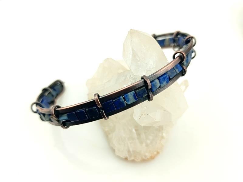 Męska bransoleta miedziana z kostkami lapis lazuli, obwód 21 cm, regulowany, waga 22 gramy, rękodzieło