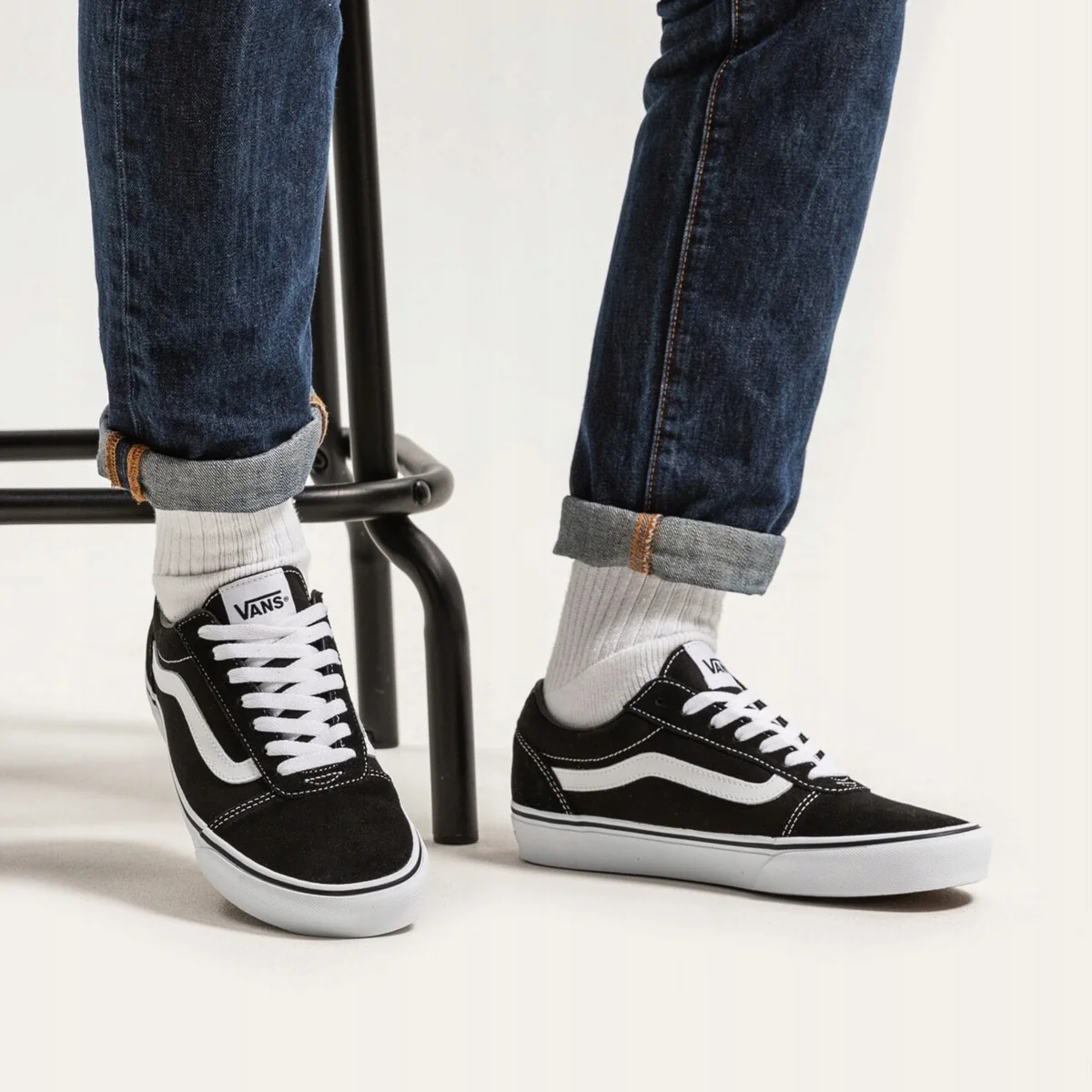 VANS BROOKLYN TRAMPKI MĘSKIE CZARNE SZNUROWANE ZE SKÓRĄ NISKIE 44 26LA