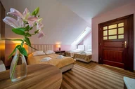 Czasopisma - Weekend z przyjaciółkami w Hotelu Modrzewiówka - miniaturka - grafika 1