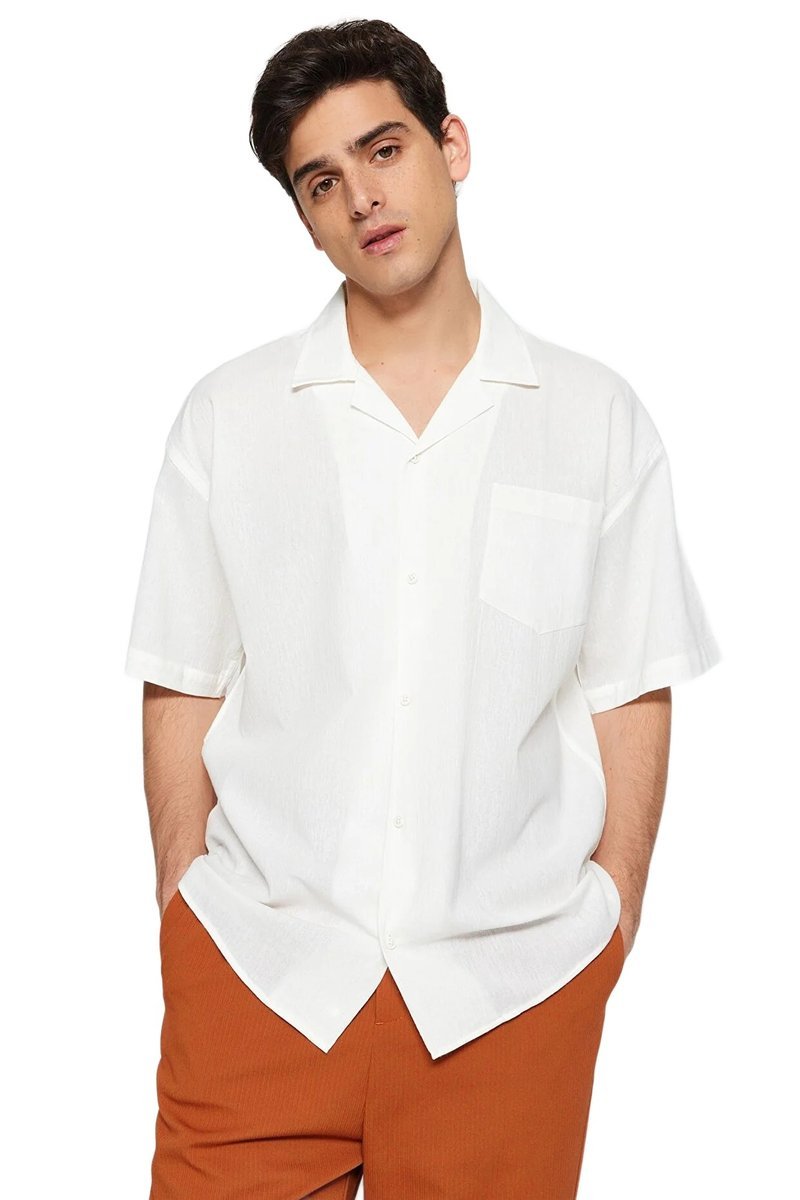 TRENDYOL MAN BIAŁA KOSZULA MĘSKA CASUAL Z KRÓTKIM RĘKAWEM XS 5DA