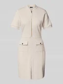 Sukienki - Sukienka o długości do kolan z kieszeniami z patką model ‘Tali’ - miniaturka - grafika 1