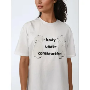 Biały T-shirt Damski - Body Under Construction BeShaped - Koszulki sportowe damskie - miniaturka - grafika 1